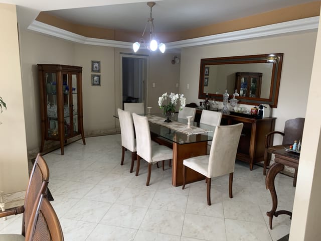 Apartamento com 198m² 4 quartos e 4 banheiros, à venda, no bairro Grageru em Aracaju
