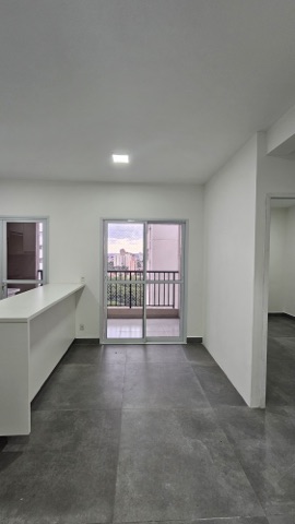 Apartamento 2 quartos e 1 banheiro, para alugar, no bairro Alphaville Empresarial em Barueri