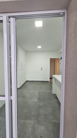 Apartamento 2 quartos e 1 banheiro, para alugar, no bairro Alphaville Empresarial em Barueri