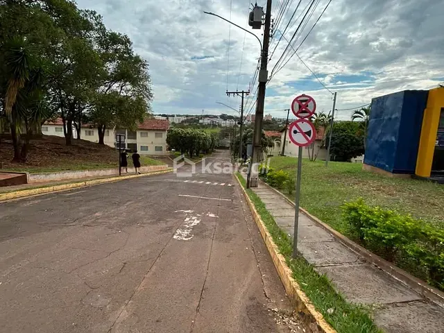 Apartamento com 73m² 3 quartos e 1 banheiro, para alugar, no bairro Monte Castelo em Campo Grande