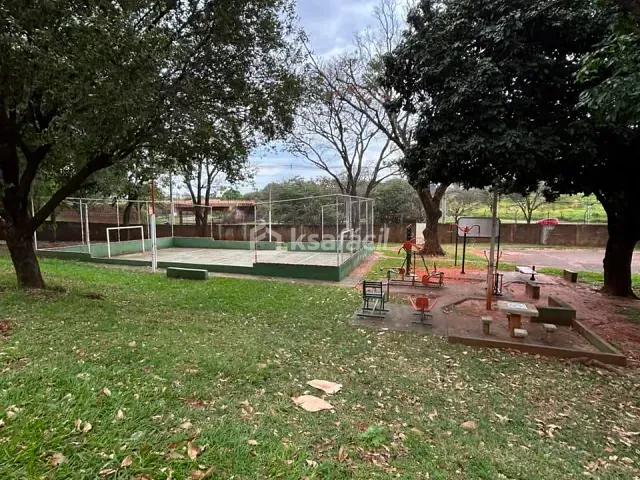 Apartamento com 73m² 3 quartos e 1 banheiro, para alugar, no bairro Monte Castelo em Campo Grande