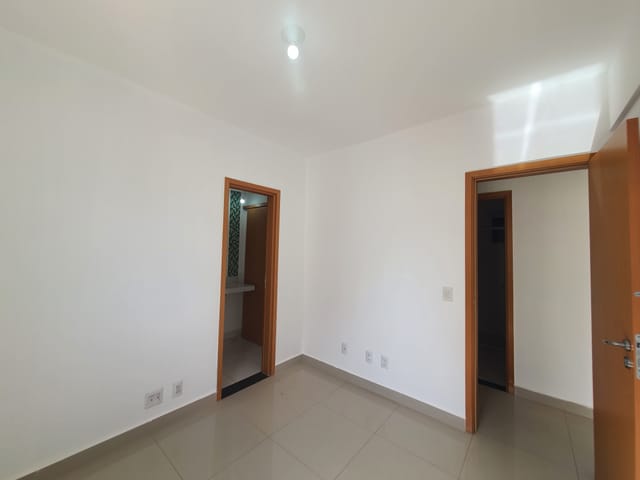 Apartamento 3 quartos e 2 banheiros, para alugar, no bairro Vila Maria José em Goiânia