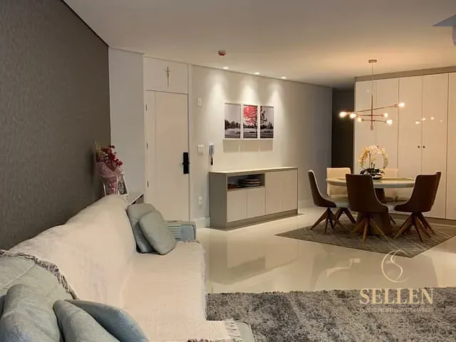 Apartamento com 185m² 4 quartos e 4 banheiros, à venda, no bairro Pioneiros em Balneário Camboriú