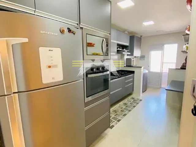 Apartamento 2 quartos e 2 banheiros, à venda, no bairro Aviação em Praia Grande