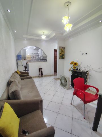 Apartamento 2 quartos e 1 banheiro, para alugar, no bairro Maria Turri em Rio das Ostras