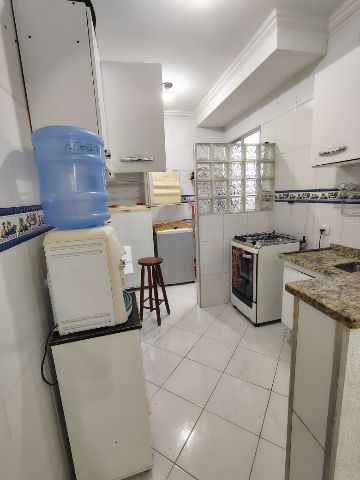 Apartamento 2 quartos e 1 banheiro, para alugar, no bairro Maria Turri em Rio das Ostras