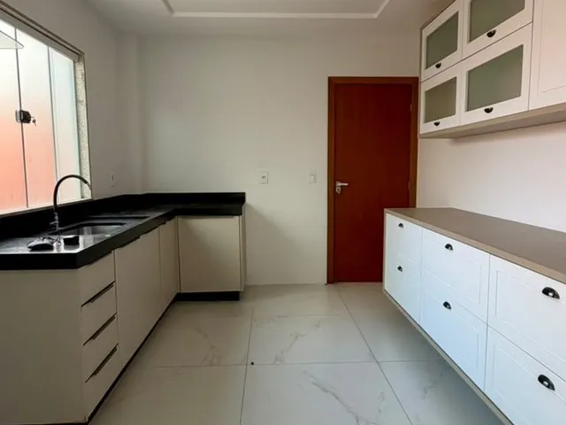 Casa 3 quartos e 3 banheiros, à venda, no bairro VILA BASTOS em Itaperuna