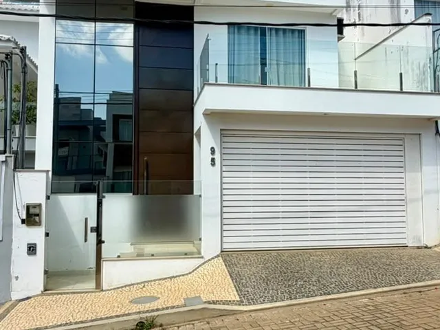 Casa 3 quartos e 3 banheiros, à venda, no bairro VILA BASTOS em Itaperuna