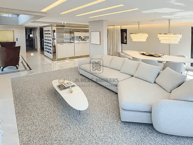 Apartamento 4 quartos e 5 banheiros, à venda, no bairro Jurerê em Florianópolis