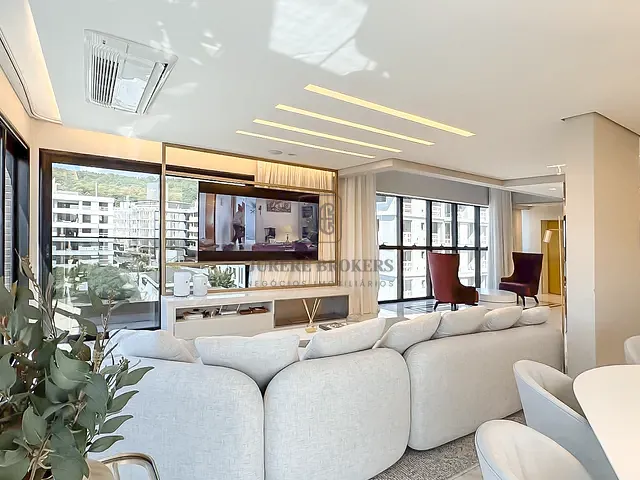 Apartamento 4 quartos e 5 banheiros, à venda, no bairro Jurerê em Florianópolis