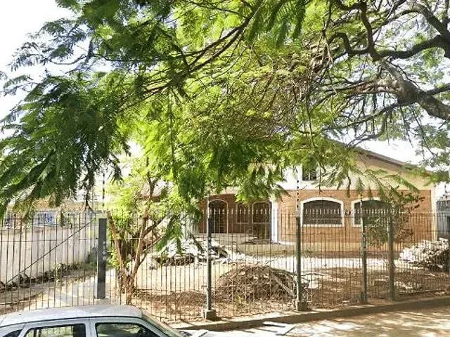 Casa com 1042m², para alugar, no bairro Centro em Jacareí