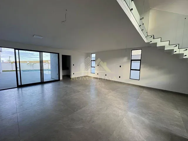 Casa 4 quartos e 2 banheiros, à venda, no bairro Alphaville 1 em Juiz de Fora