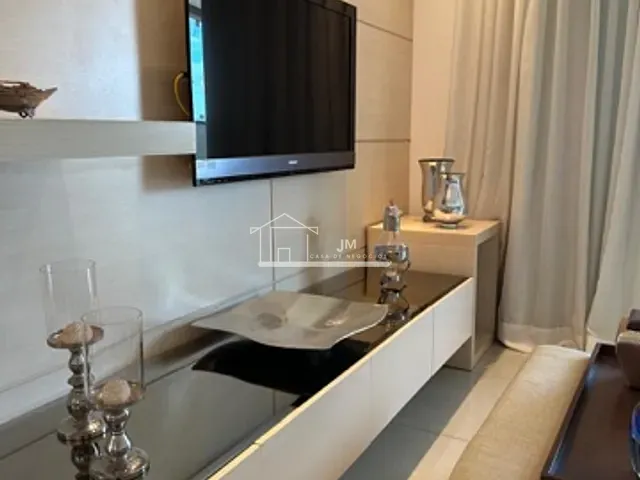 Apartamento com 300m² 4 quartos e 4 banheiros, à venda, no bairro Saraiva em Uberlândia