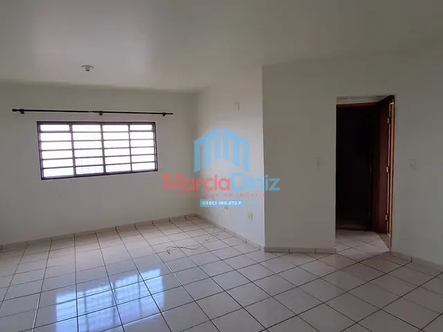 Apartamento 2 quartos e 2 banheiros, para alugar, no bairro Centro em Ituverava
