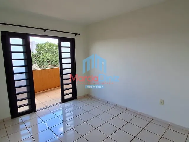 Apartamento 2 quartos e 2 banheiros, para alugar, no bairro Centro em Ituverava