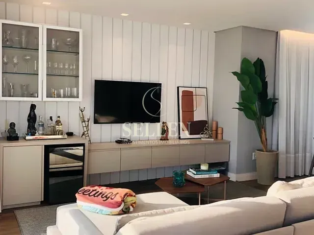 Apartamento 4 quartos e 3 banheiros, à venda, no bairro Pioneiros em Balneário Camboriú