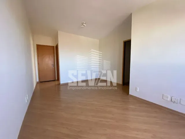 Apartamento com 81m² 3 quartos e 3 banheiros, à venda ou para alugar, no bairro Vila Silva Pinto em Bauru