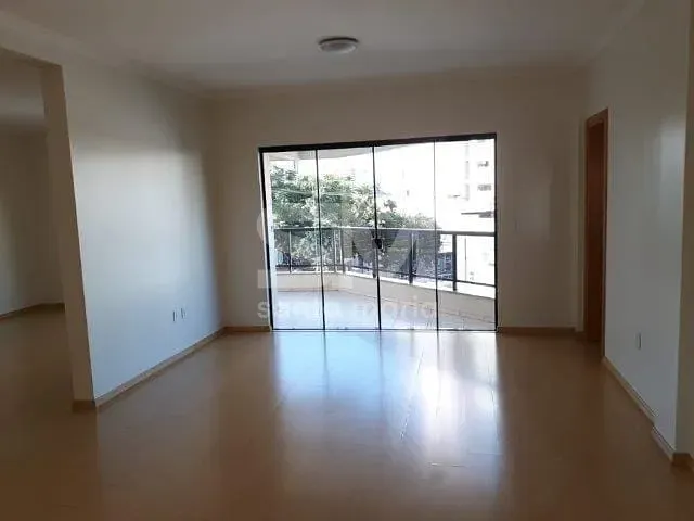 Apartamento com 260m² 3 quartos e 2 banheiros, à venda, no bairro Centro em Chapecó