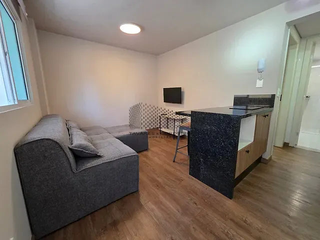Apartamento 1 quarto e 1 banheiro, para alugar, no bairro Água Verde em Curitiba