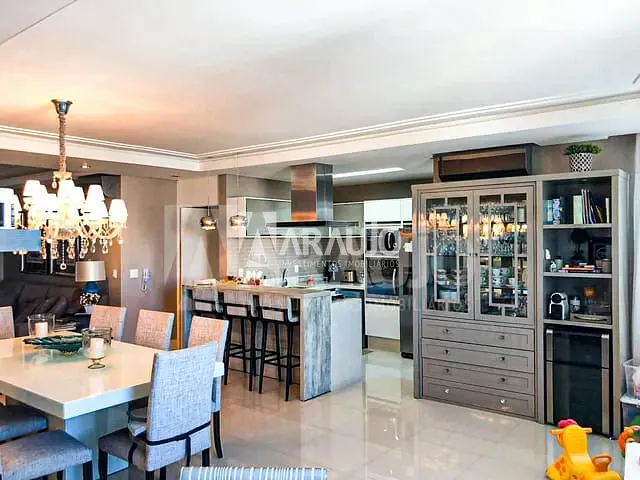 Apartamento com 229m² 3 quartos e 1 banheiro, à venda, no bairro Centro em Balneário Camboriú
