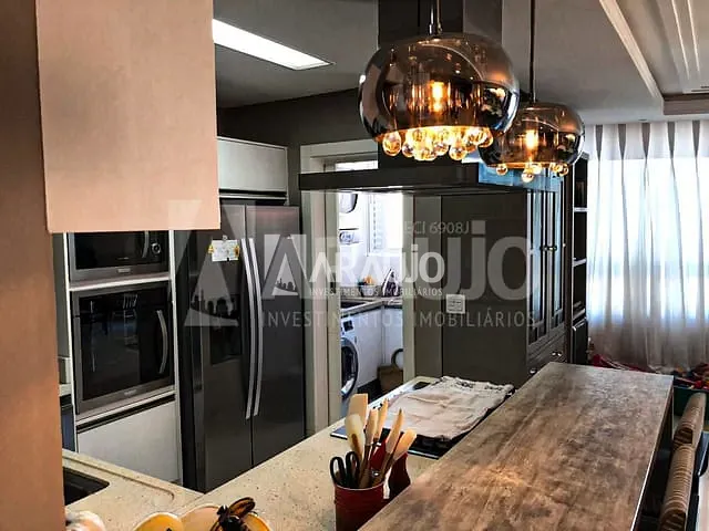 Apartamento com 229m² 3 quartos e 1 banheiro, à venda, no bairro Centro em Balneário Camboriú