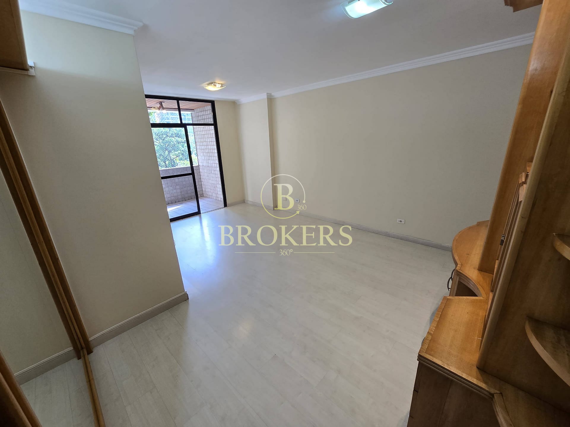 Apartamento à venda, Rua Marquês de Olinda - Botafogo. Varanda, 2 quartos/1 suíte, 1 vaga escriturada - 80m²