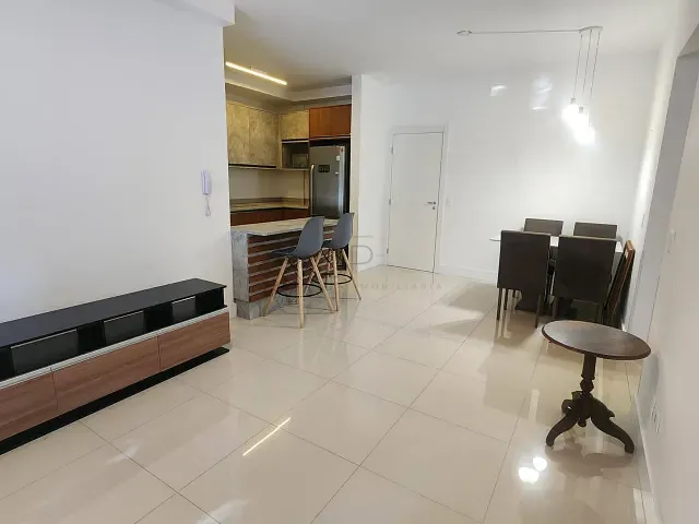 Apartamento 2 quartos e 2 banheiros, para alugar, no bairro Alto da XV em Curitiba