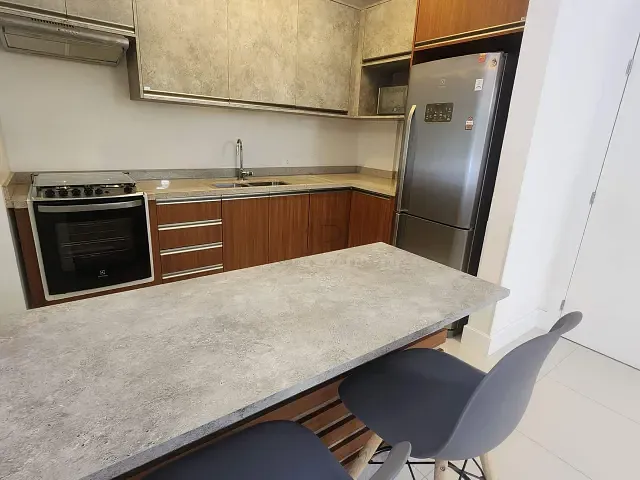 Apartamento 2 quartos e 2 banheiros, para alugar, no bairro Alto da XV em Curitiba