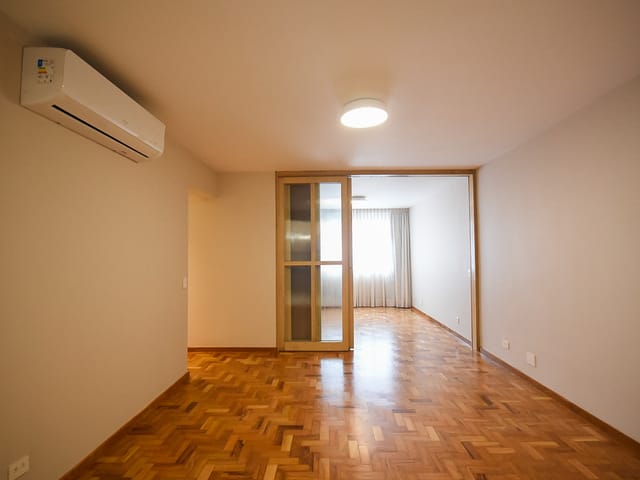 Foto do Apartamento - Apê amplo, iluminado e reformado, com design atemporal, leve e sofisticado, à venda ao lado do novo Parque Augusta, no bairro Consolação, São Paulo, SP | Pecoraro Imóveis