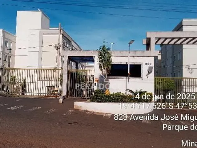 Apartamento com 61m² 2 quartos e 1 banheiro, à venda, no bairro Parque dos Buritis em Uberaba