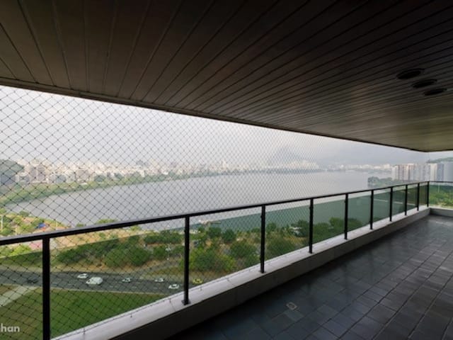 Apartamento com 380m² 4 quartos e 1 banheiro, à venda, no bairro Lagoa em Rio de Janeiro