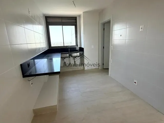 Apartamento com 198m² 4 quartos e 5 banheiros, à venda, no bairro Barra da Tijuca em Rio de Janeiro