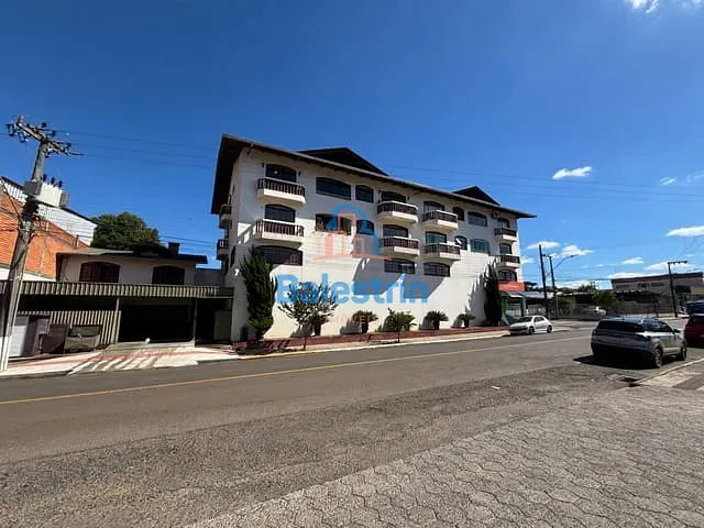 Apartamento 3 quartos e 2 banheiros, para alugar, no bairro Centro em Fraiburgo