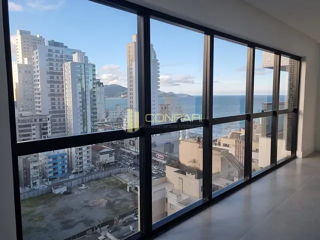 Apartamento com 245m² 4 quartos e 5 banheiros, à venda, no bairro Meia Praia em Itapema
