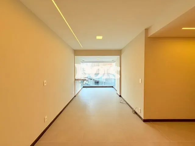 Apartamento 2 quartos e 2 banheiros, à venda, no bairro Praia da Costa em Vila Velha