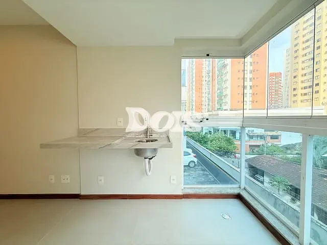 Apartamento 2 quartos e 2 banheiros, à venda, no bairro Praia da Costa em Vila Velha