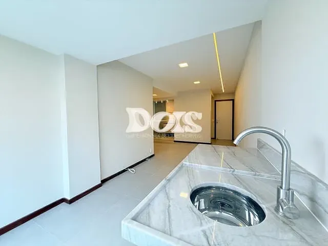 Apartamento 2 quartos e 2 banheiros, à venda, no bairro Praia da Costa em Vila Velha