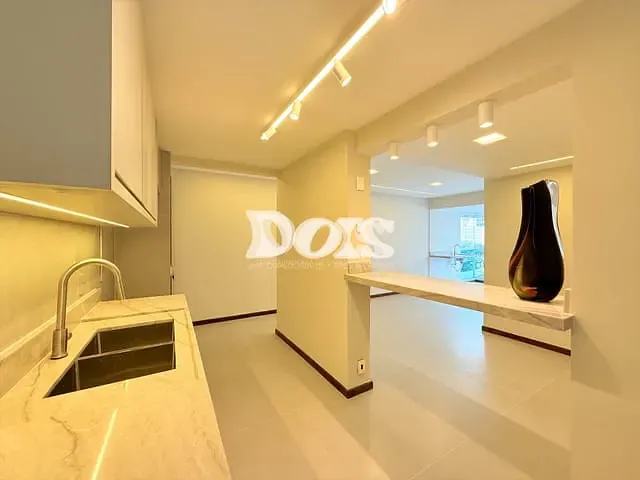 Apartamento 2 quartos e 2 banheiros, à venda, no bairro Praia da Costa em Vila Velha