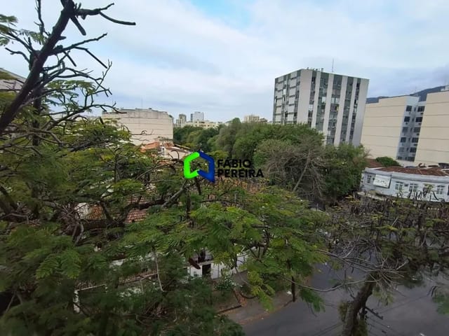 Apartamento com 79m² 2 quartos e 1 banheiro, à venda, no bairro Grajaú em Rio de Janeiro
