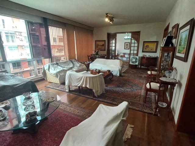 Apartamento com 300m² 4 quartos e 3 banheiros, à venda, no bairro Copacabana em Rio de Janeiro