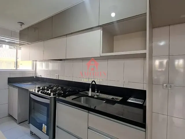 Apartamento com 76m² 3 quartos e 1 banheiro, à venda, no bairro Santa Quitéria em Curitiba