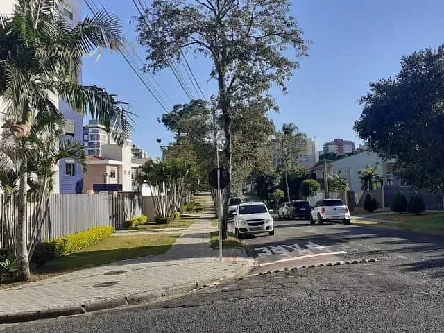 Apartamento com 115m² 3 quartos e 2 banheiros, para alugar, no bairro Bacacheri em Curitiba