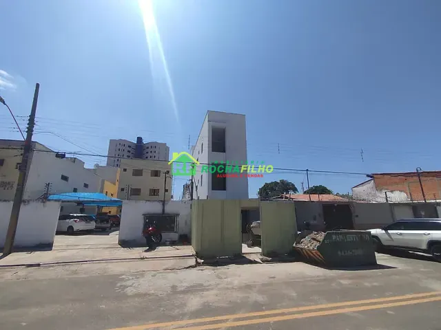 Prédio com 200m², para alugar, no bairro Cabral em Teresina