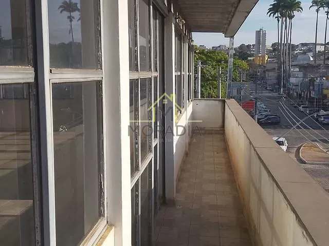 Apartamento com 446m² 3 quartos e 2 banheiros, para alugar, no bairro Centro em Guaxupé