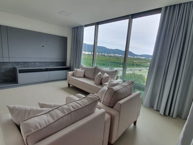 Apartamento 3 quartos e 4 banheiros, para alugar, no bairro Agronômica em Florianópolis
