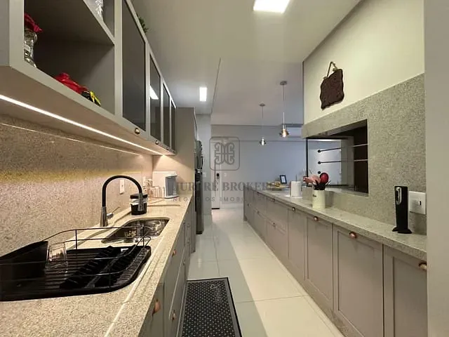 Apartamento com 137m² 2 quartos e 3 banheiros, à venda, no bairro Jurerê Internacional em Florianópolis