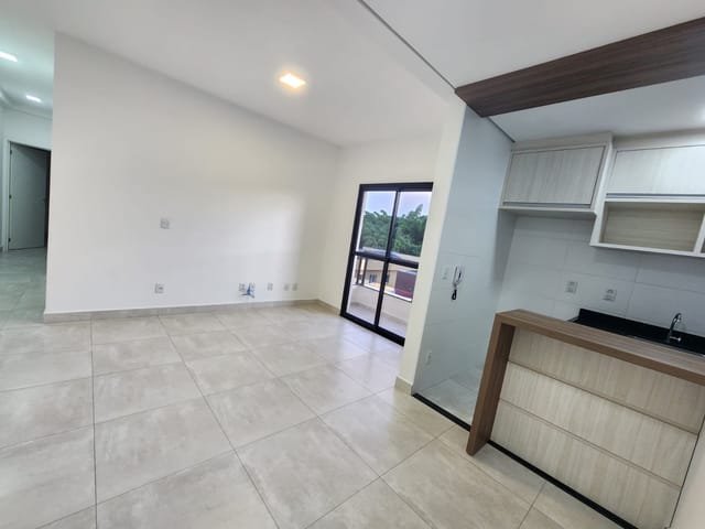 Apartamento com 59m² 2 quartos e 1 banheiro, para alugar, no bairro Quinta das Videiras em Louveira