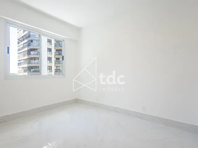 Apartamento 2 quartos e 2 banheiros, à venda, no bairro Barra da Tijuca em Rio de Janeiro