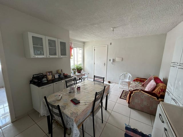 Apartamento 2 quartos e 1 banheiro, à venda, no bairro Três Vendas em Pelotas
