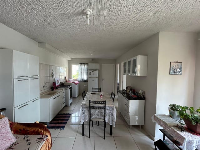 Apartamento 2 quartos e 1 banheiro, à venda, no bairro Três Vendas em Pelotas